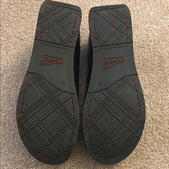 Dansko Black Flats with Comfort and Style - Picture 5 of 7